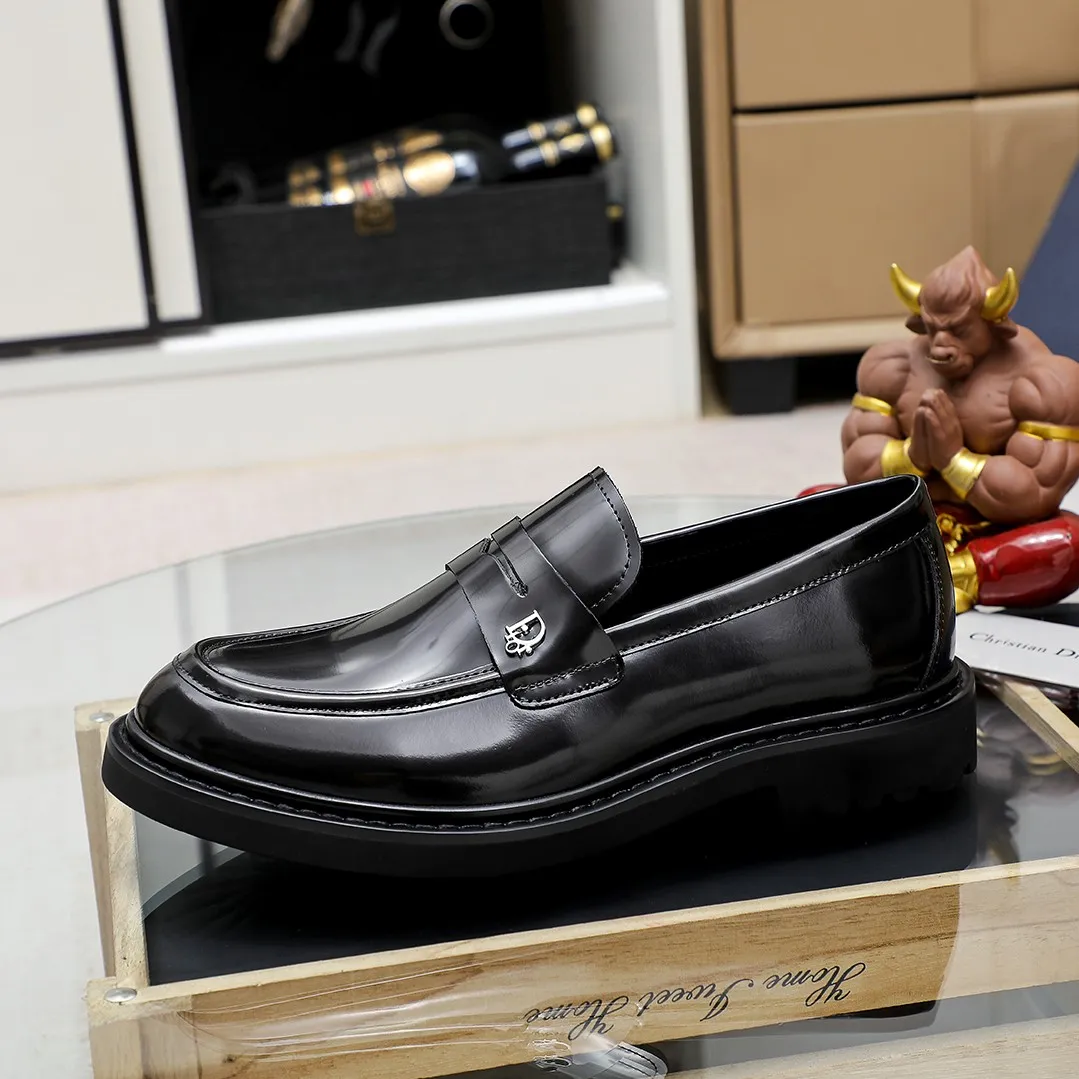 Men's shoes 💰520🕷️🕷️[Dior] Dior's new casual men's shoes are launched in Hong Kong counters. Official website 1:1 production. Italian woven cowhide + water-dyed 🐂 leather lining. Designed by European and American masters. Perfect shape to create counter quality, solid color rubber wear-resistant outsole and classic dazzling toe! Super versatile and very comfortable. High-end without losing taste, fashionable and novel! ! Absolute focus! 8 colors available! Code number 38-45……